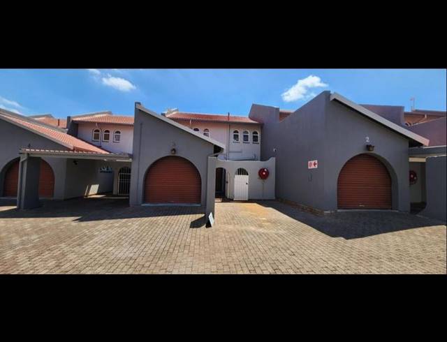 2 BEDROOM TOWNHOUSE FOR SALE IN GLEN MARAIS